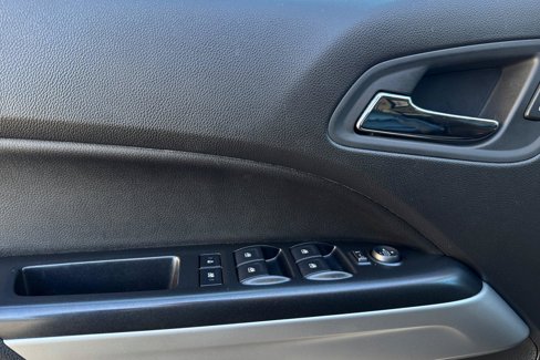 Used 2015 Chevrolet Colorado LT w/ Luxury Package image 13