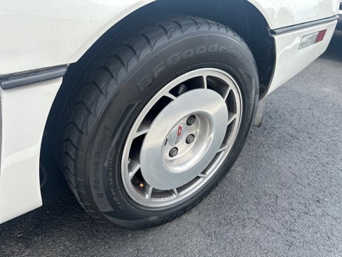 Used 1986 Chevrolet Corvette Convertible image 12