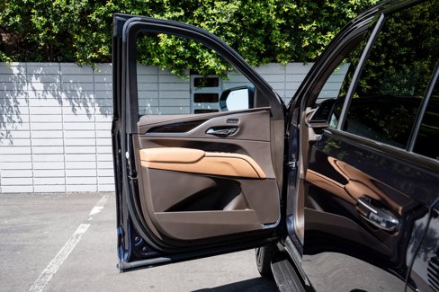 Used 2022 Cadillac Escalade ESV Premium Luxury image 34