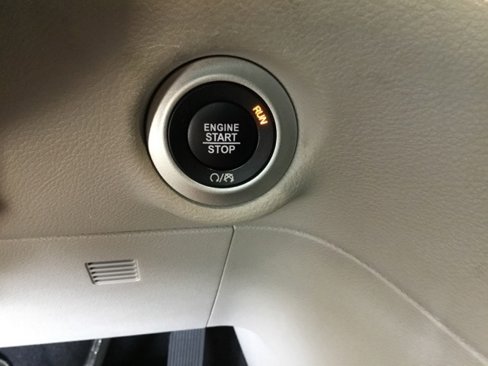 Used 2022 Chrysler Pacifica Touring-L image 43
