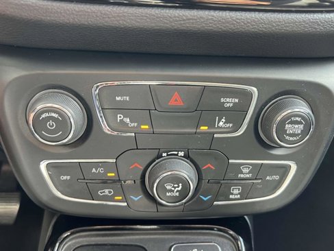 Certified 2021 Jeep Compass Limited w/ Sun and Sound Group image 30