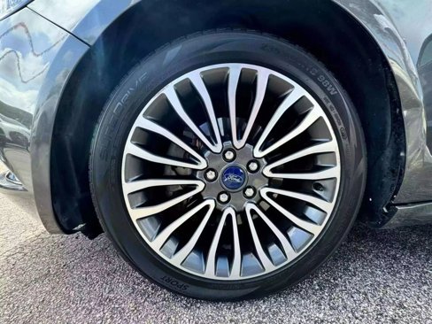 Used 2017 Ford Fusion SE w/ Fusion SE Technology Package image 39
