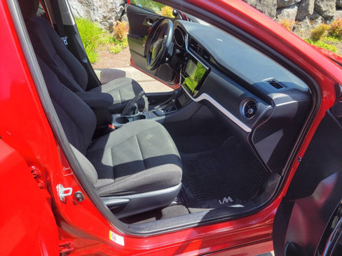 Used 2018 Toyota Corolla iM image 12