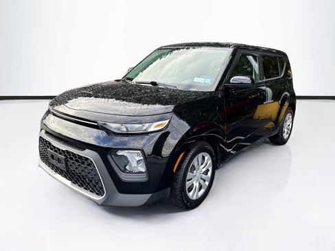 Used 2022 Kia Soul LX image 3