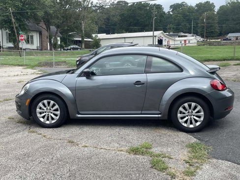 Used 2017 Volkswagen Beetle 1.8T S image 2