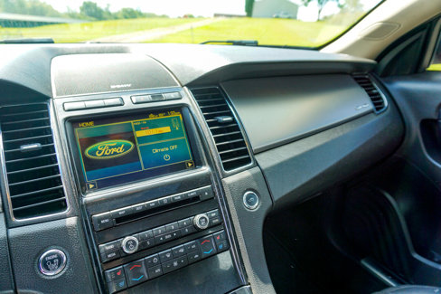 Used 2010 Ford Taurus SHO image 16