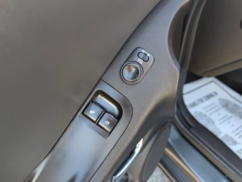 Used 2011 Chevrolet Camaro LT image 12