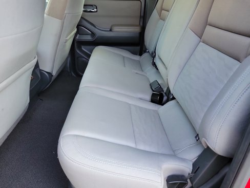 Used 2022 Nissan Frontier SV w/ Technology Package image 16