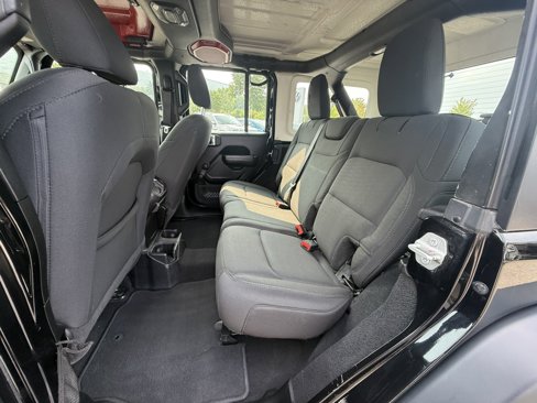 Used 2020 Jeep Wrangler Unlimited Sport image 19