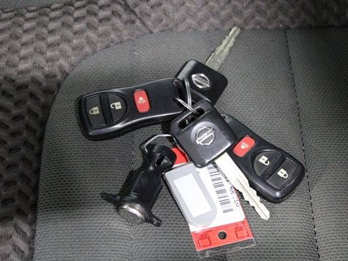 Used 2016 Nissan Frontier SV image 15