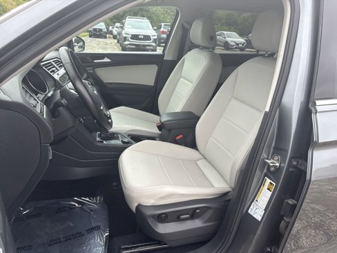 Used 2019 Volkswagen Tiguan SE image 4