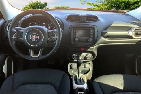 Used 2017 Jeep Renegade Latitude w/ Cold Weather Group image 7