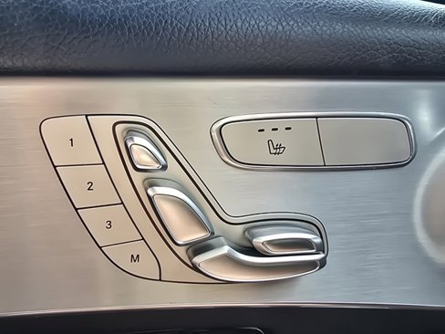 Used 2019 Mercedes-Benz GLC 300 4MATIC image 38