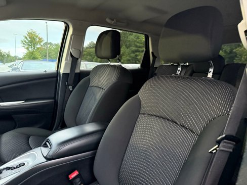 Used 2020 Dodge Journey SE image 16