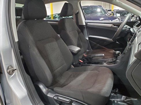 Used 2017 Volkswagen Passat 1.8T S image 14