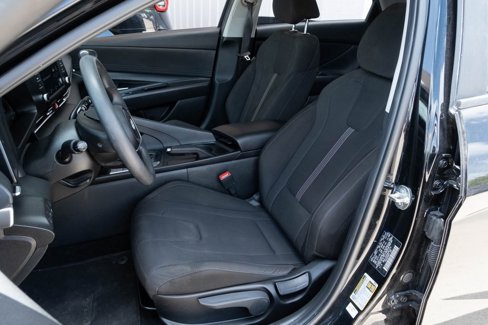 Used 2024 Hyundai Elantra SE image 13