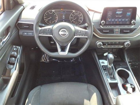 Used 2023 Nissan Altima 2.5 SV image 9
