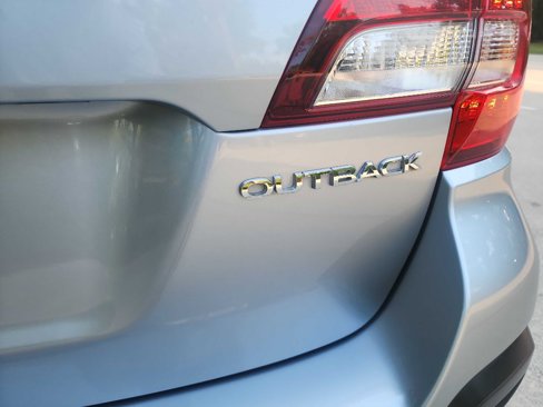 Used 2019 Subaru Outback 2.5i Limited image 9