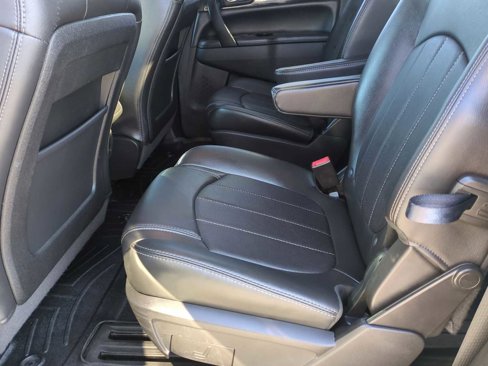 Used 2017 Buick Enclave Premium image 24