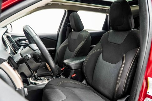 Used 2016 Jeep Cherokee Latitude w/ Comfort/Convenience Group image 31