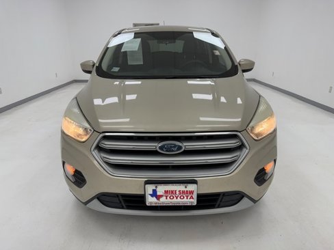 Used 2017 Ford Escape SE image 3