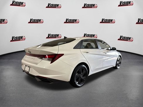 Used 2023 Hyundai Elantra SEL image 5