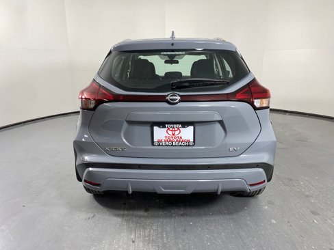 Used 2022 Nissan Kicks SV image 5