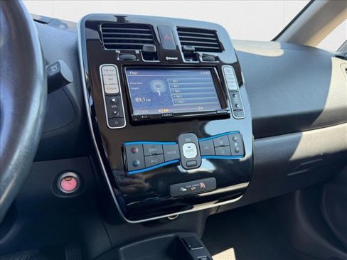 Used 2015 Nissan Leaf SL w/ Premium Package image 16