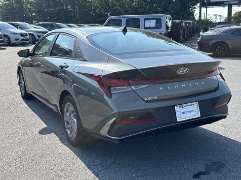Used 2024 Hyundai Elantra SEL image 6