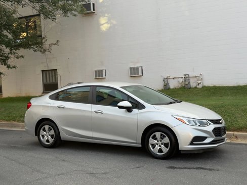 Used 2017 Chevrolet Cruze LS image 5