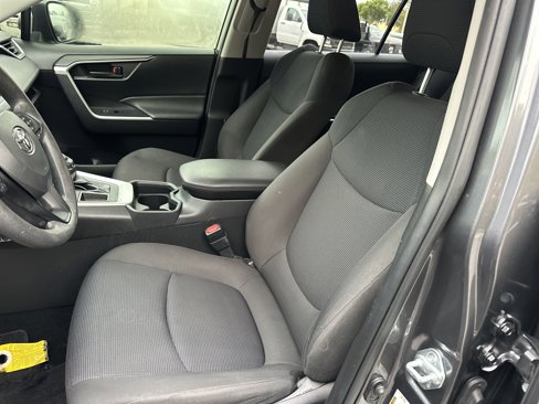 Used 2019 Toyota RAV4 LE image 24