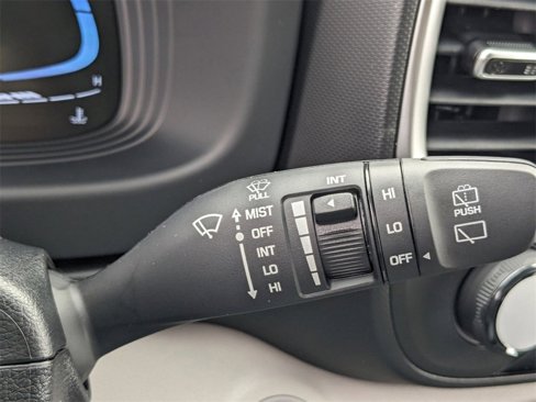 New 2025 Hyundai Venue SEL image 30