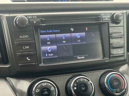 Used 2015 Toyota RAV4 LE image 21