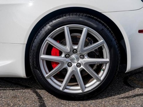 Used 2015 Aston Martin V8 Vantage Roadster image 36