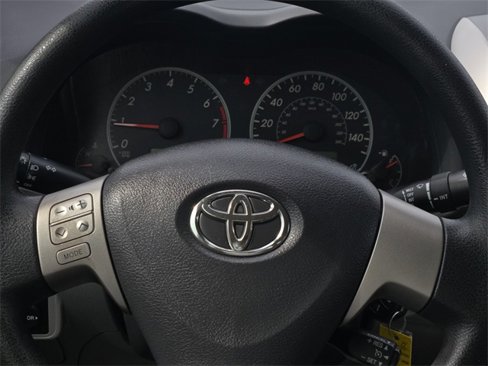 Used 2013 Toyota Corolla LE image 22