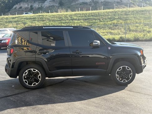 Used 2016 Jeep Renegade Trailhawk w/ Premium Trailhawk Package image 8