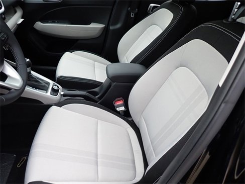 New 2025 Hyundai Venue SEL image 11
