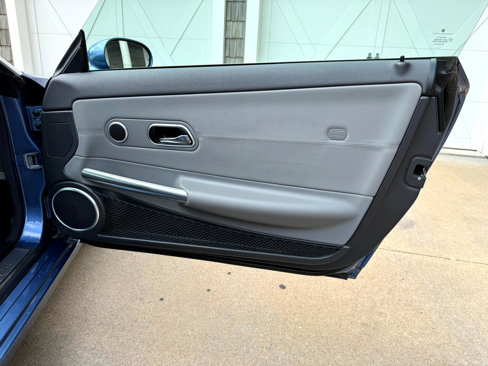 Used 2005 Chrysler Crossfire Limited image 17