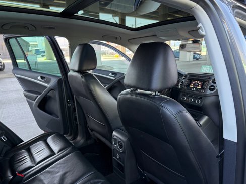 Used 2013 Volkswagen Tiguan S image 18