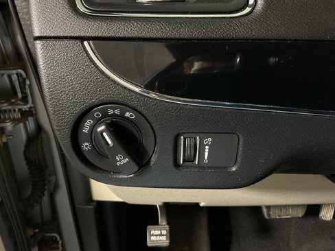 Used 2019 Dodge Grand Caravan SXT image 26