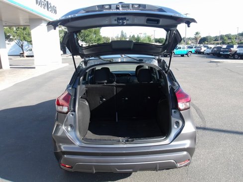 Used 2022 Nissan Kicks SV image 8