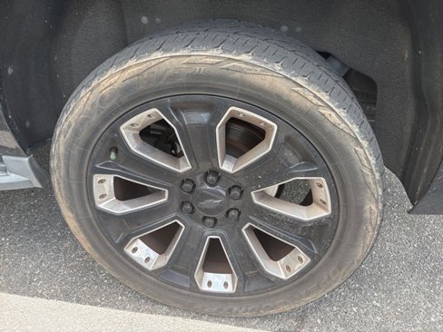 Used 2016 Chevrolet Suburban LS image 13