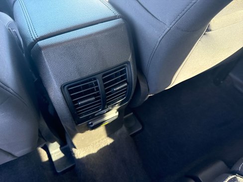 Used 2016 Ford Escape SE w/ Equipment Group 201A image 19