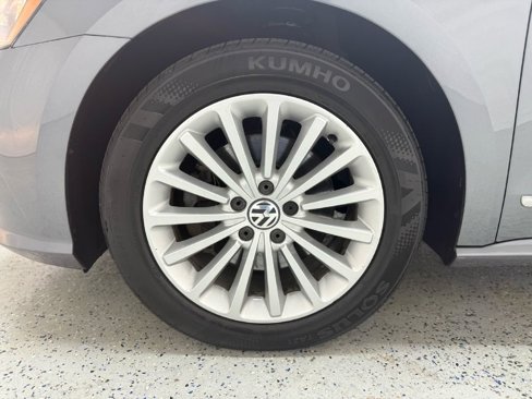 Used 2017 Volkswagen Passat 1.8T SE image 31