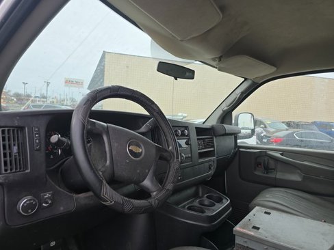 Used 2011 Chevrolet Express 2500 image 11