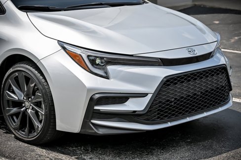 Used 2023 Toyota Corolla SE image 2