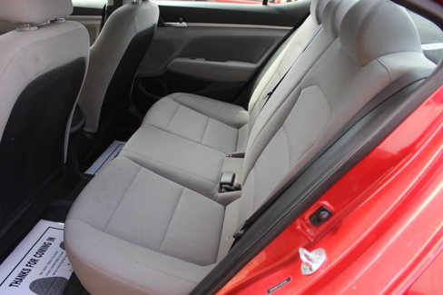 Used 2020 Hyundai Elantra SEL image 15
