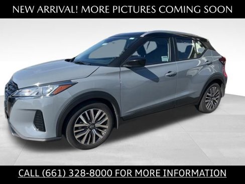 Used 2023 Nissan Kicks SV image 1