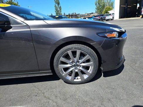Used 2019 MAZDA MAZDA3 Sedan w/ Preferred Package image 11