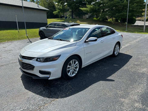 Used 2017 Chevrolet Malibu LT image 2